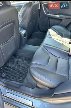 Седан Volvo S60 2015 в 