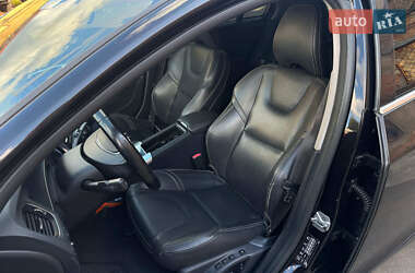 Седан Volvo S60 2015 в 