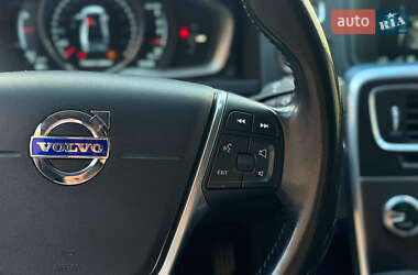 Седан Volvo S60 2015 в 