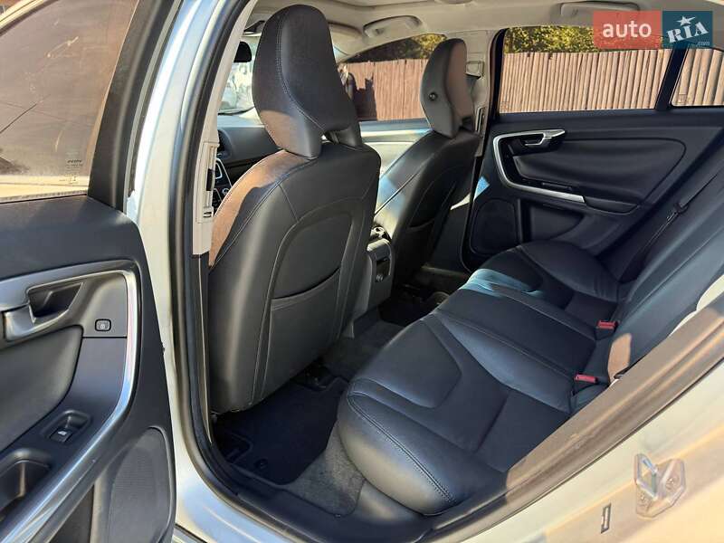 Седан Volvo S60 2015 в Луцке