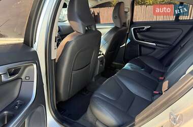 Седан Volvo S60 2015 в 