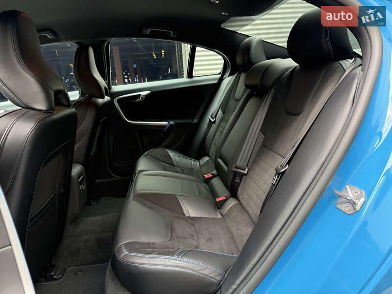 Седан Volvo S60 2017 в Киеве
