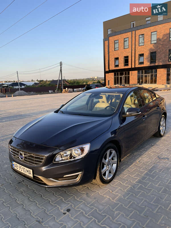 Седан Volvo S60 2015 в Виннице