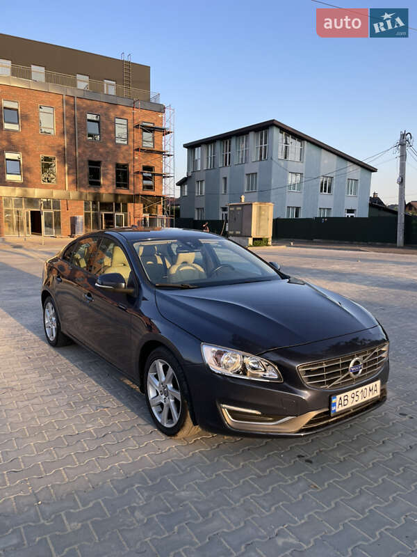 Седан Volvo S60 2015 в Виннице