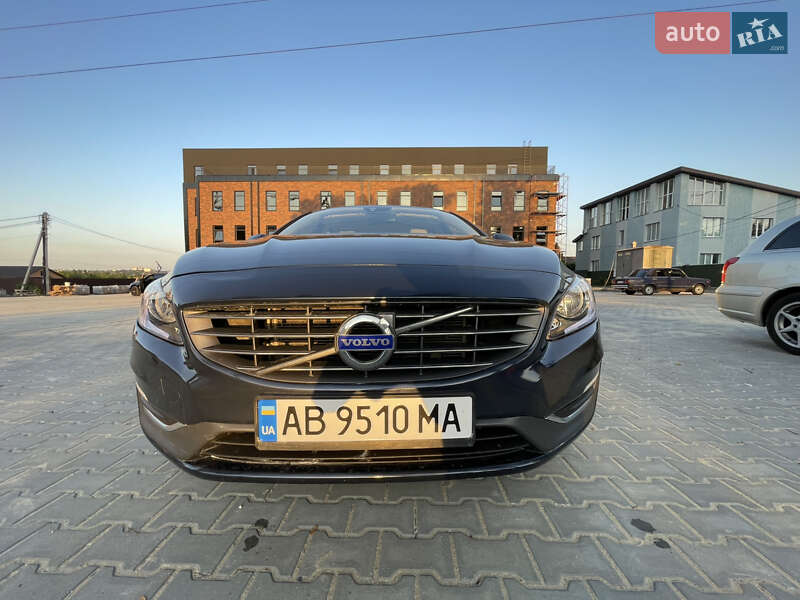 Седан Volvo S60 2015 в Виннице