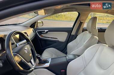 Седан Volvo S60 2015 в 
