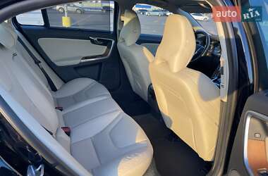 Седан Volvo S60 2015 в 