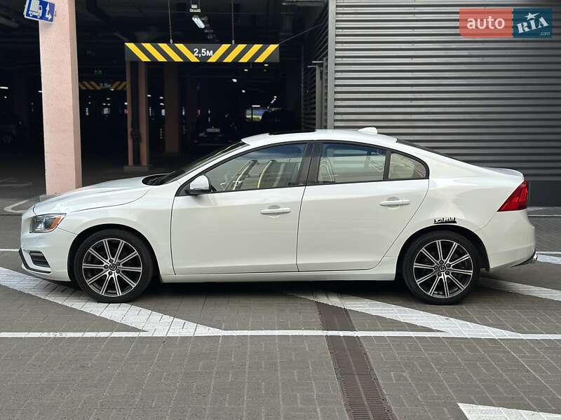 Седан Volvo S60 2017 в Киеве