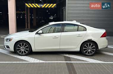 Седан Volvo S60 2017 в 