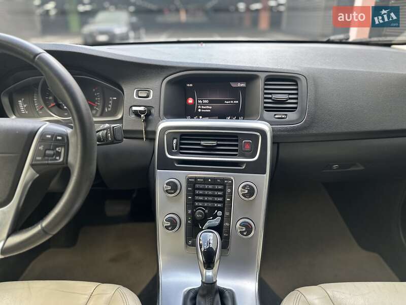 Седан Volvo S60 2017 в Киеве