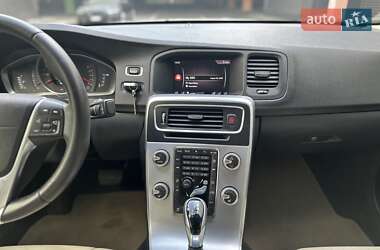 Седан Volvo S60 2017 в 