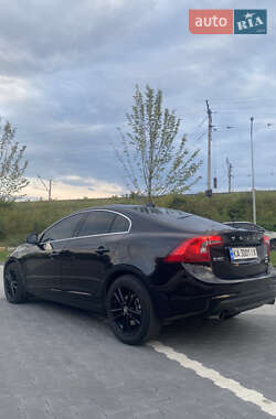 Седан Volvo S60 2012 в 
