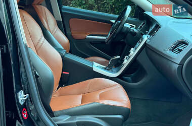 Седан Volvo S60 2017 в 