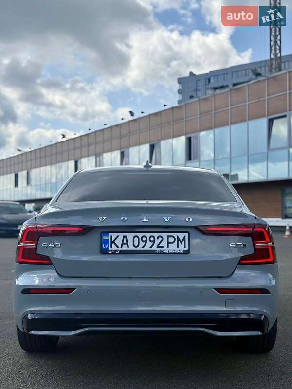 Седан Volvo S60 2023 в Киеве