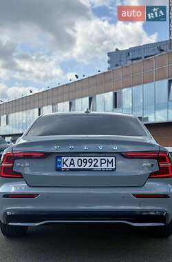 Седан Volvo S60 2023 в 