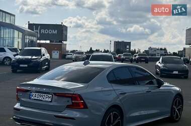 Седан Volvo S60 2023 в 
