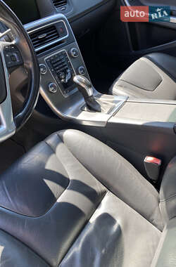 Седан Volvo S60 2013 в 