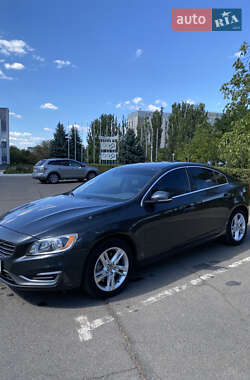 Седан Volvo S60 2013 в 