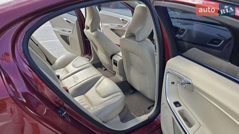 Седан Volvo S60 2010 в Самборе