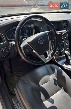 Седан Volvo S60 2015 в 