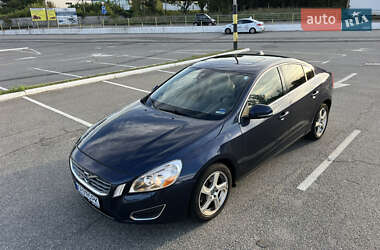 Седан Volvo S60 2012 в 