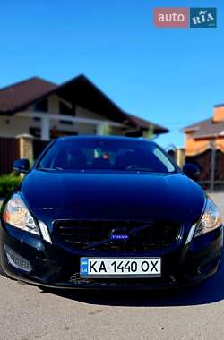 Седан Volvo S60 2012 в 