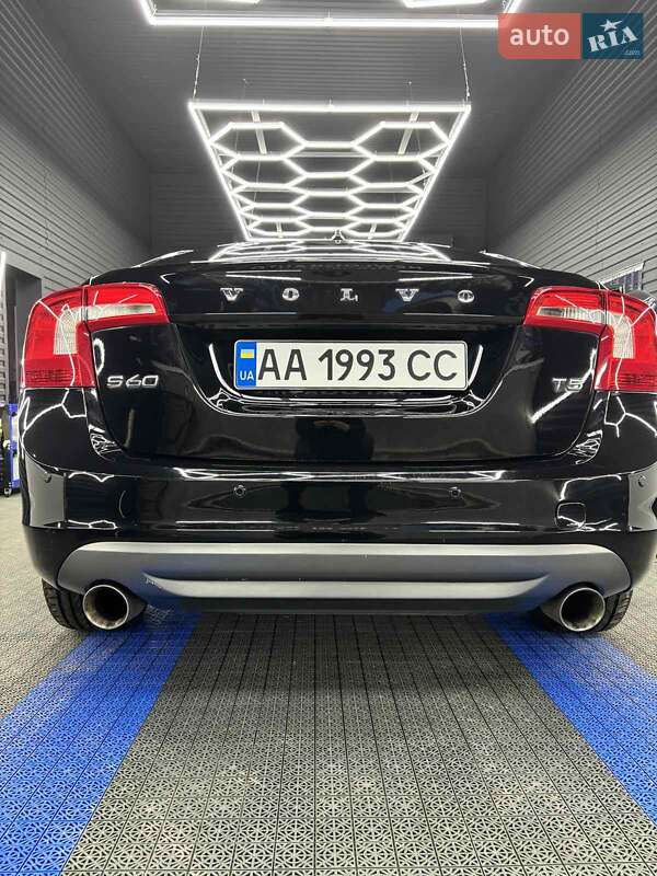 Седан Volvo S60 2013 в Києві