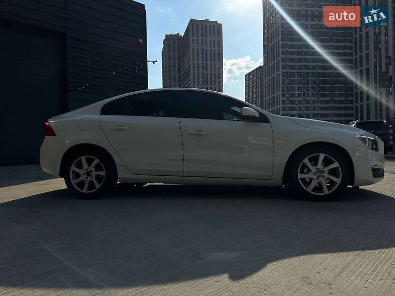 Седан Volvo S60 2014 в Києві