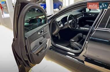Седан Volvo S60 2019 в 