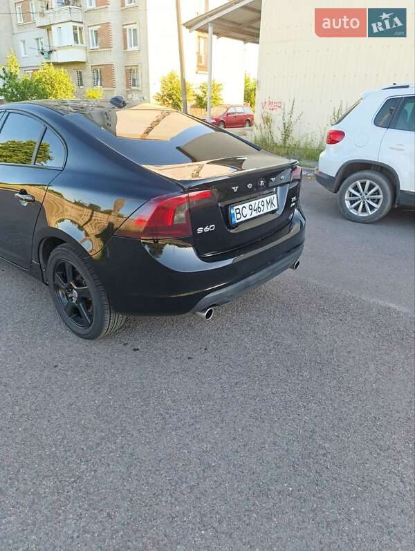 Седан Volvo S60 2012 в Шептицькому
