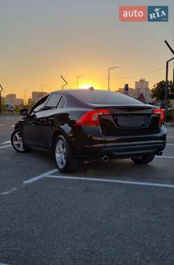 Седан Volvo S60 2012 в Киеве