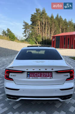 Седан Volvo S60 2019 в 