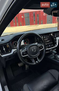 Седан Volvo S60 2019 в 