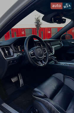 Седан Volvo S60 2019 в 