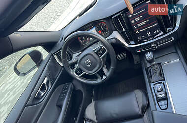 Седан Volvo S60 2019 в 