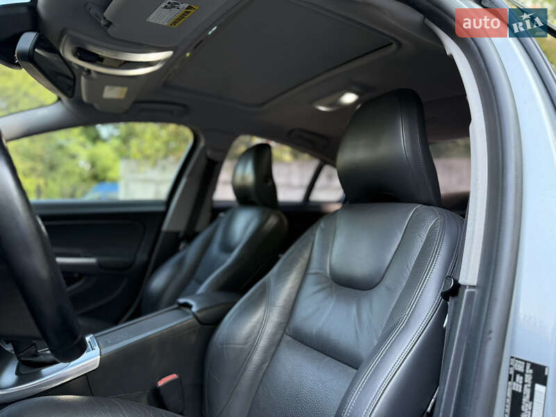 Седан Volvo S60 2013 в Києві