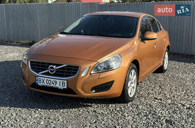 Седан Volvo S60 2012 в 