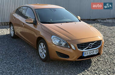 Седан Volvo S60 2012 в 