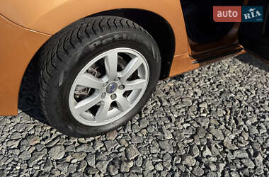 Седан Volvo S60 2012 в 