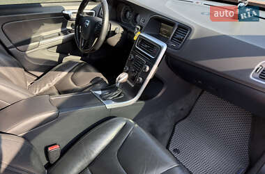 Седан Volvo S60 2012 в 