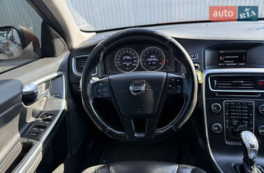 Седан Volvo S60 2012 в 