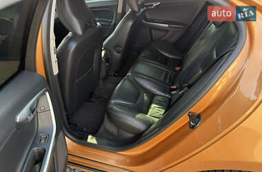 Седан Volvo S60 2012 в 
