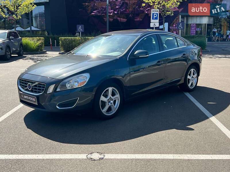 Седан Volvo S60 2013 в Києві