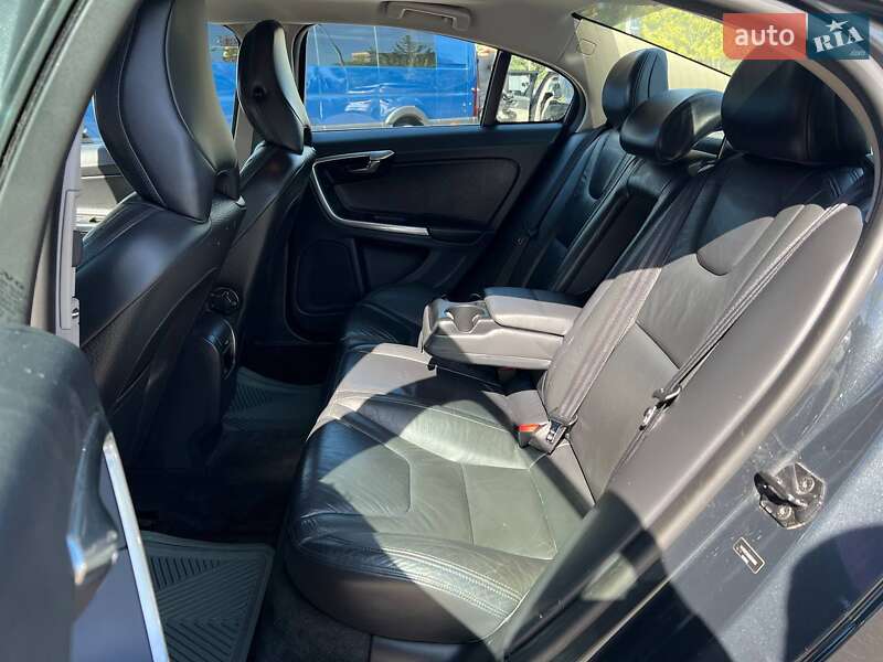 Седан Volvo S60 2013 в Києві