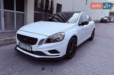 Седан Volvo S60 2013 в 