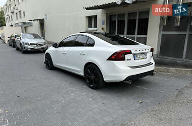 Седан Volvo S60 2013 в 