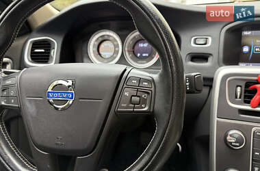 Седан Volvo S60 2013 в 