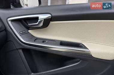 Седан Volvo S60 2013 в 