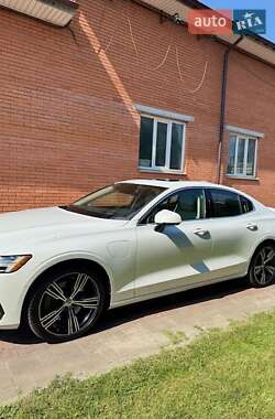 Седан Volvo S60 2020 в 