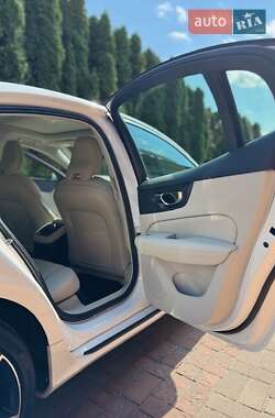 Седан Volvo S60 2020 в 